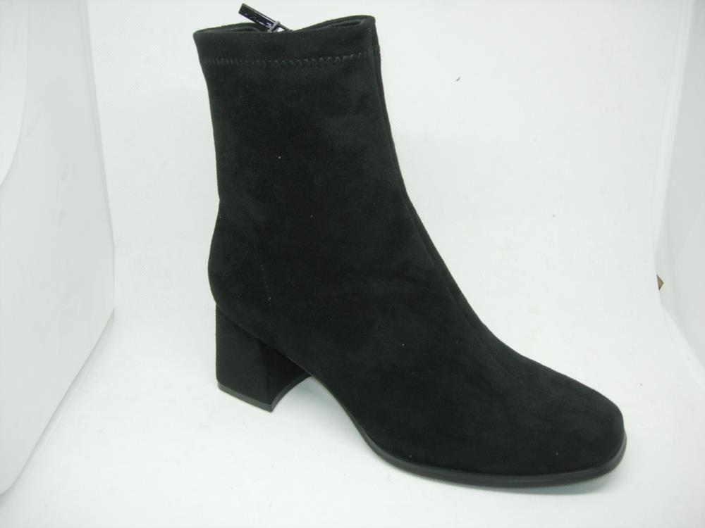 BOTAS SRA.