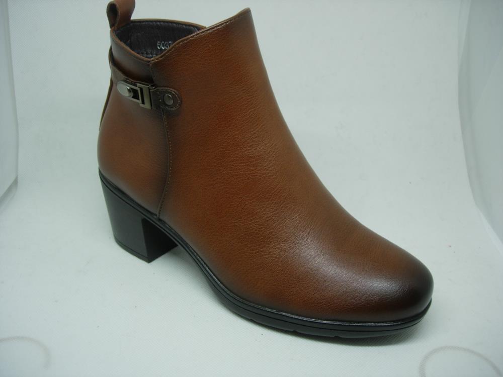 BOTAS SRA.