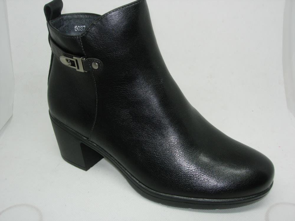 BOTAS SRA.